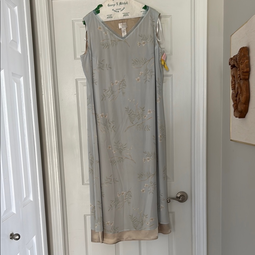 Elegant Floral Sleeveless Dress
